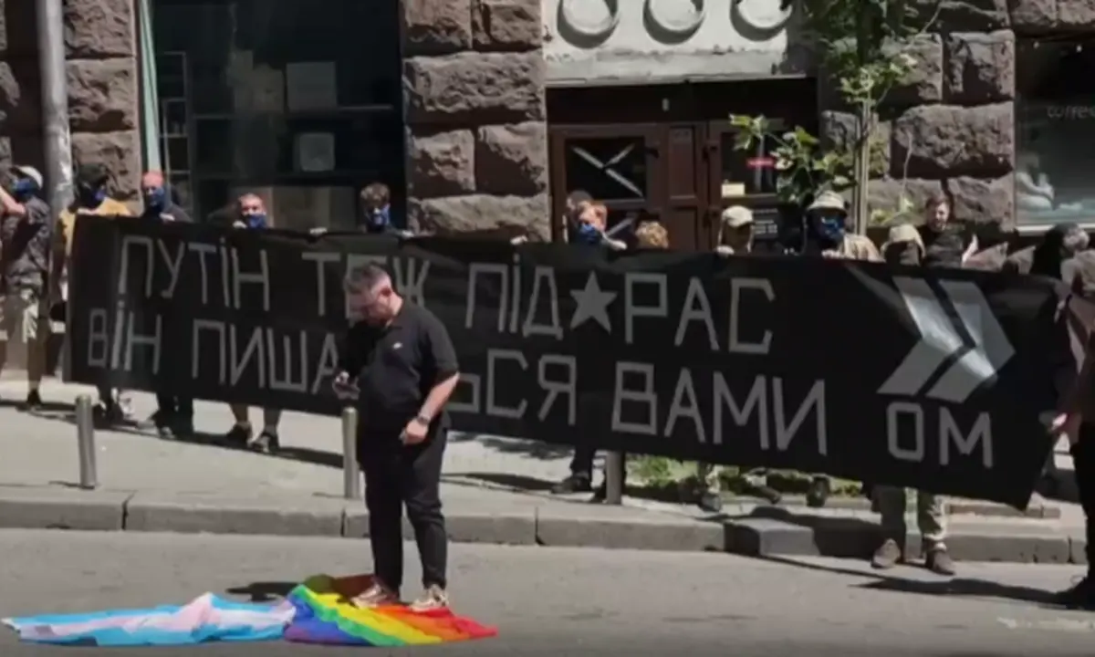Opositores al KyivPride 2026 concentrados en el centro de Kyiv