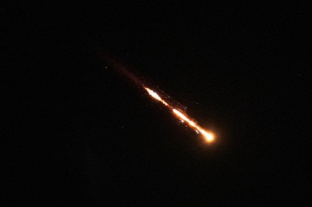 Explosiones en el cielo de Kiev durante el ataque con misiles balísticos rusos sobre la capital ucraniana