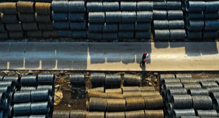 Embajador analiza restricciones de la UE al acero Ucrania UE en el marco del comercio europeo