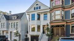 Edificios residenciales y rascacielos del mercado de vivienda San Francisco con precios al alza