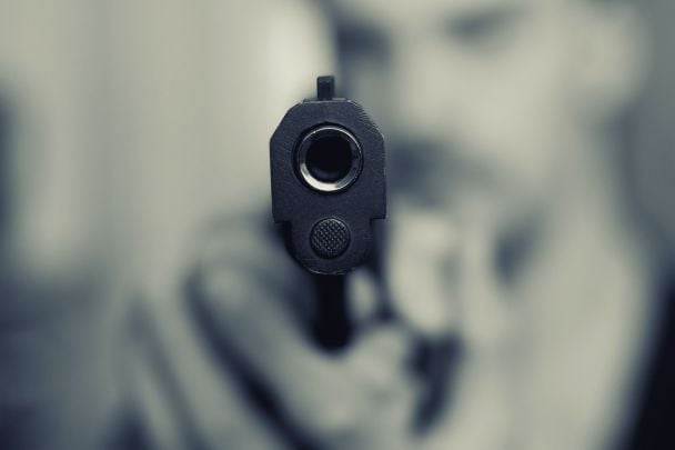 Escena del tiroteo en Leópolis donde un hombre realizó disparos Ucrania desde su vehículo