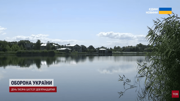 Valla del palacete de Poroshenko junto al río que un veterano exige demoler