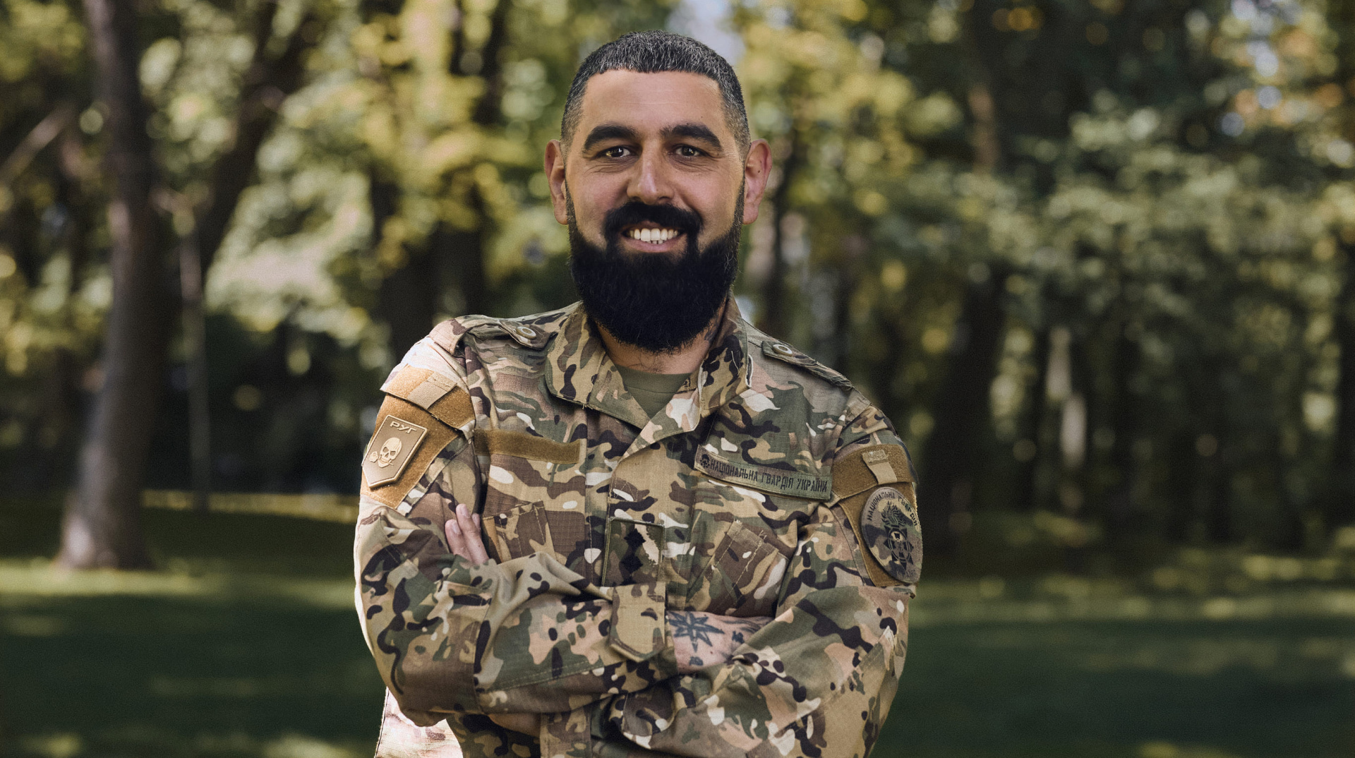 Comandante del regimiento Khartia habla sobre voluntarios extranjeros en la guerra Ucrania voluntarios