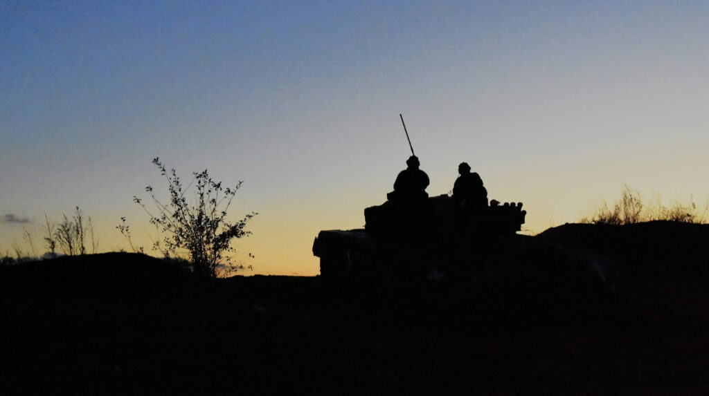 Soldados en el frente Ucrania cerca de Pokrovsk y Sloviansk durante los combates más intensos