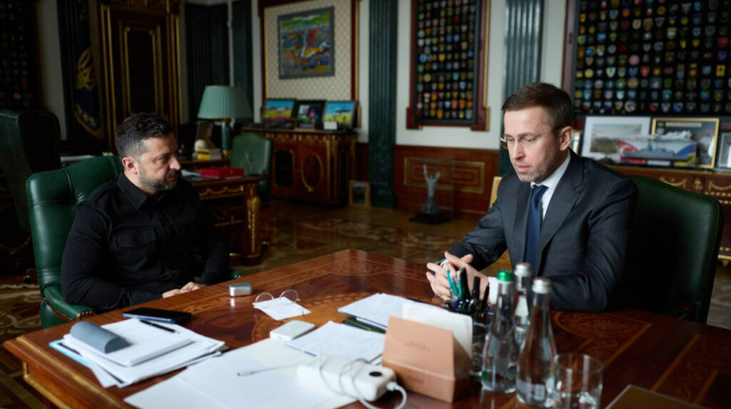 Zelenski propone a Koretski como nuevo primer ministro de Ucrania ante el Parlamento