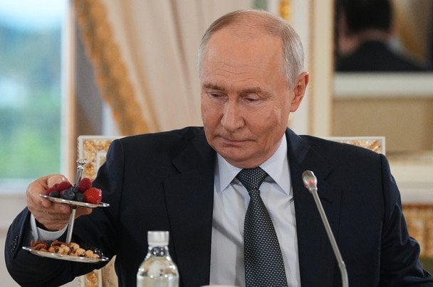 Putin en reunión diplomática en el contexto de las negociaciones paz Ucrania