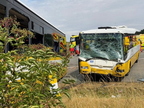 Accidente de autobús en Chequia con decenas de mujeres ucranianas heridas en la carretera