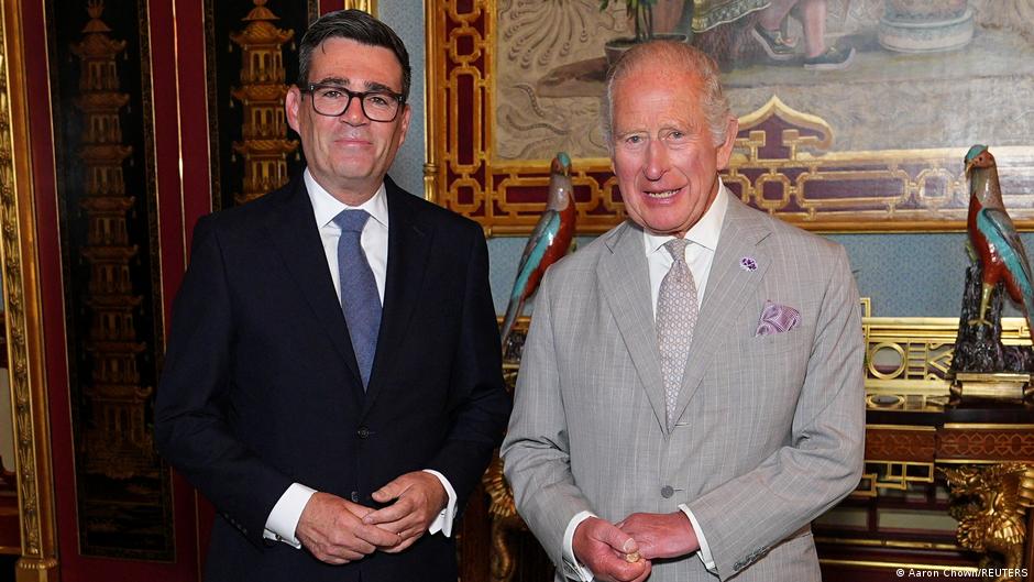 Andy Burnham sonríe tras ser nombrado nuevo primer ministro del Reino Unido