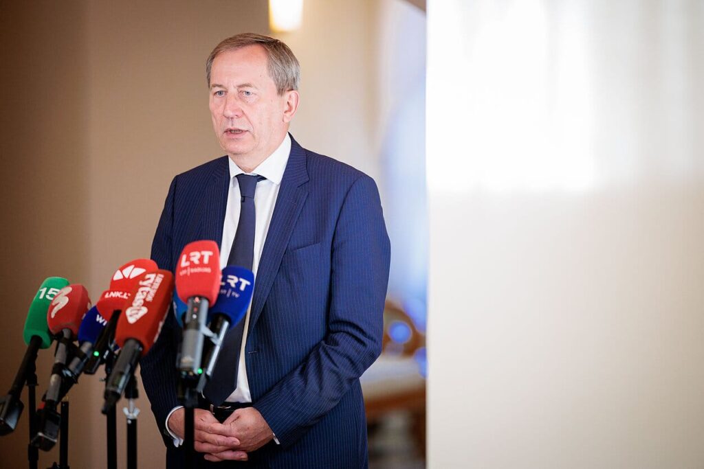 Representantes de la UE debaten sobre las sanciones Rusia UE en una reunión diplomática en Bruselas