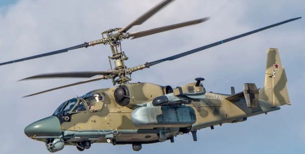 helicóptero ruso derribado Ka-52M por fuerzas ucranianas con un piloto muerto