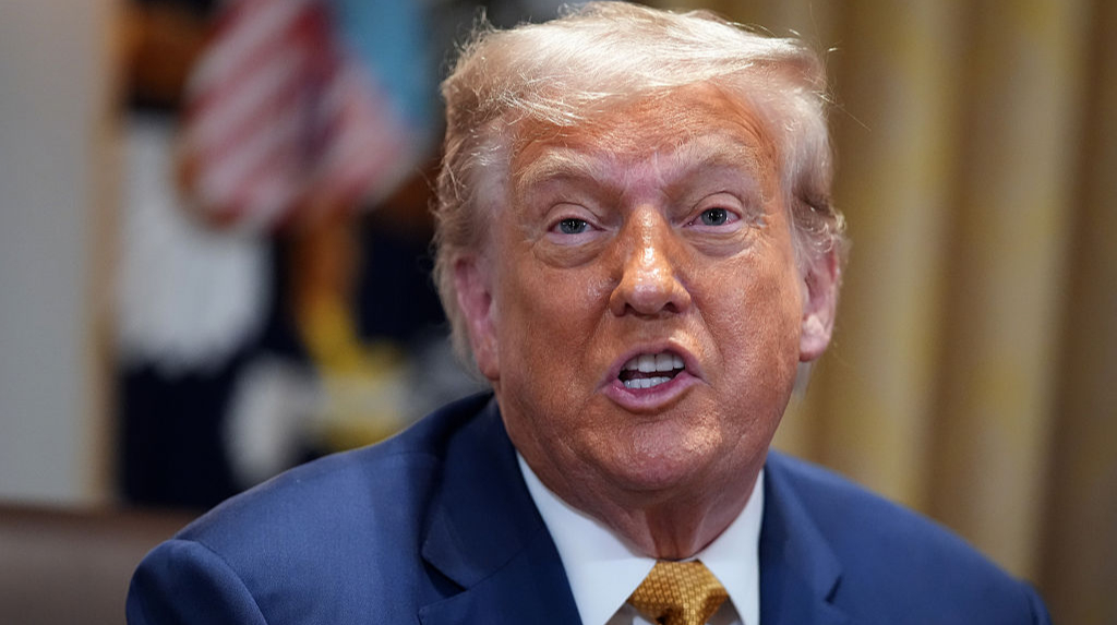 Trump amenaza a Irán con atacar su infraestructura en medio de tensiones entre ambos países
