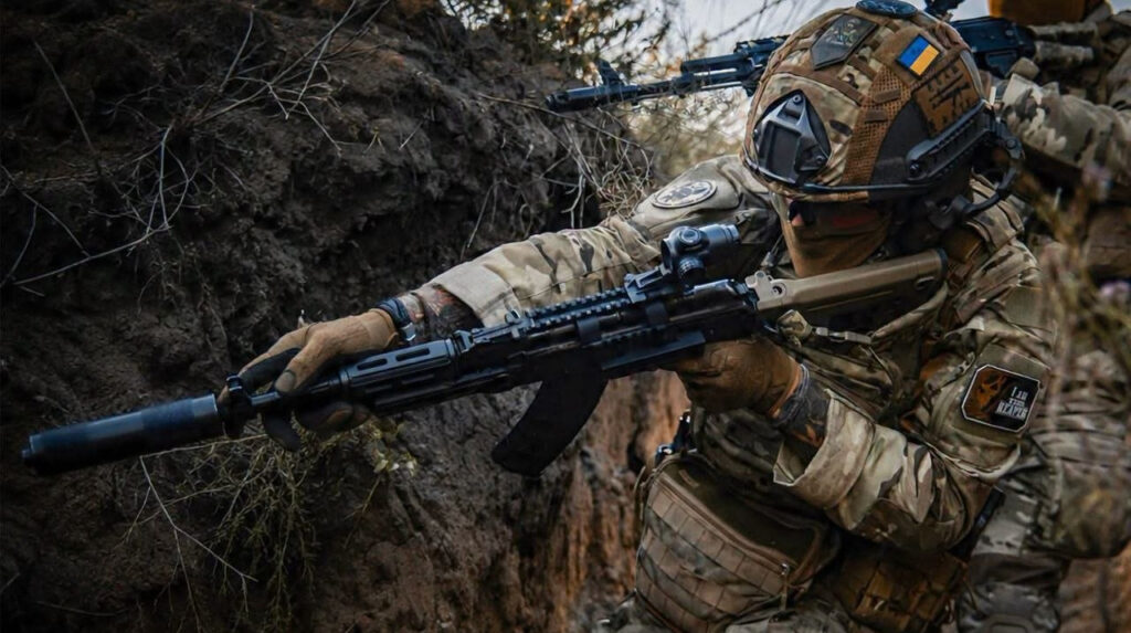 Soldados ucranianos en el frente Ucrania durante los intensos combates registrados en Pokrovsk