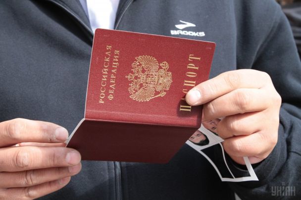 Control de pasaportes en la frontera de Montenegro con nuevo visado Montenegro rusos y bielorrusos