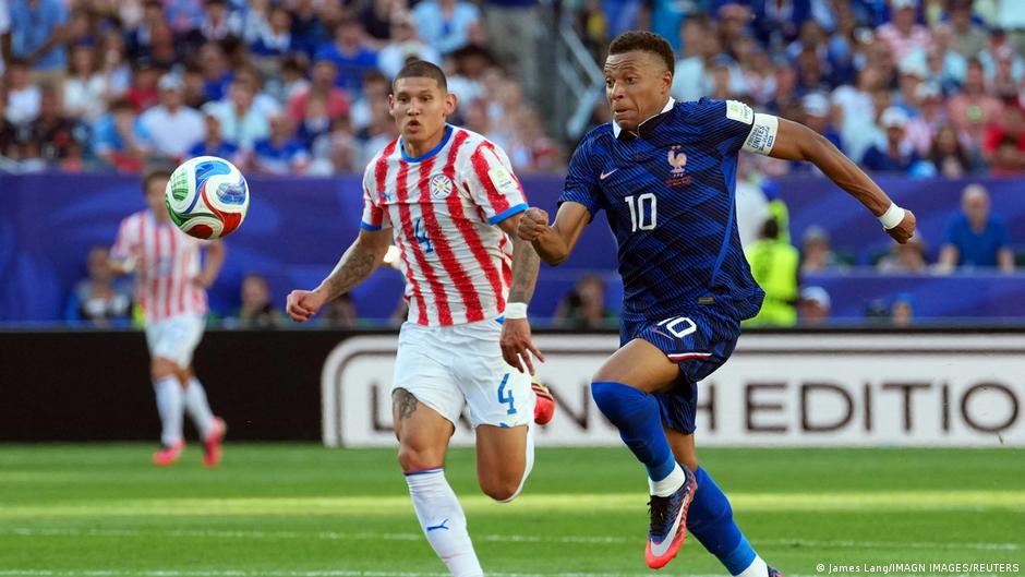 Mbappé celebra el gol que clasifica a Francia al Mundial cuartos de final