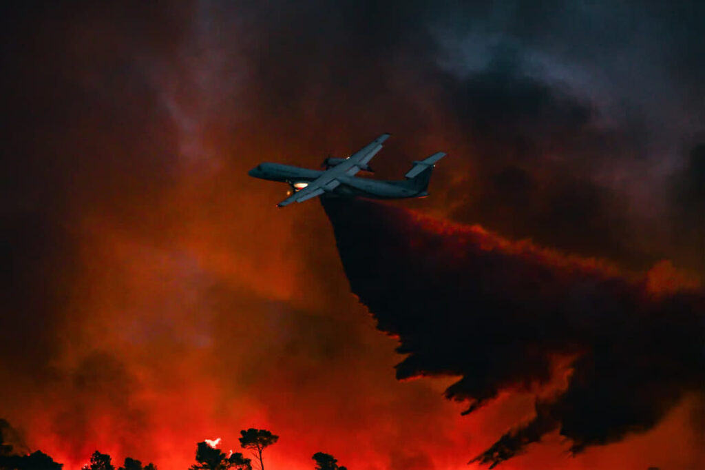 Incendios en Francia arrasan zonas forestales mientras más de 10.000 personas son evacuadas de sus hogares