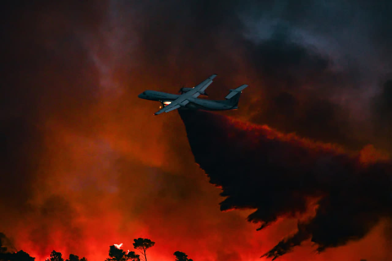 Incendios en Francia arrasan zonas forestales mientras más de 10.000 personas son evacuadas de sus hogares