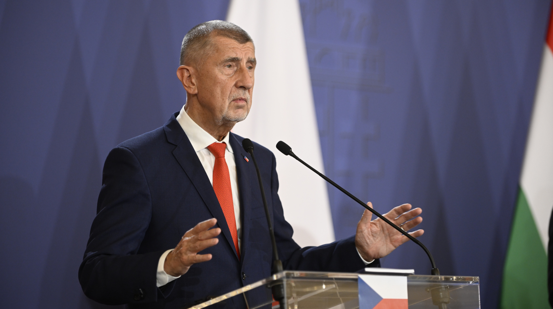 Andrej Babiš en la cumbre OTAN Ucrania donde no bloqueará la ayuda militar al país