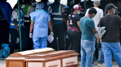 Morgue improvisada en Venezuela tras los terremotos con víctimas identificadas por autoridades locales