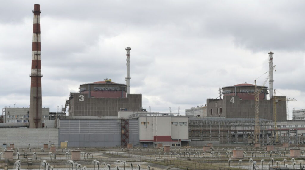 Vista de la central nuclear Zaporiyia tras perder el suministro eléctrico externo dos veces el 8 de agosto