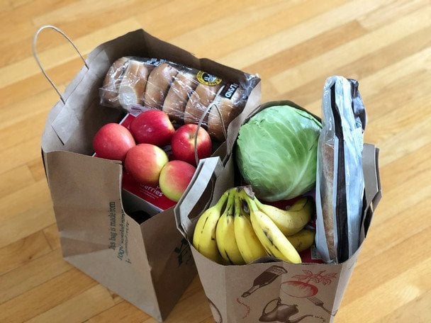 Mercado de alimentos con productos agrícolas afectados por la guerra en Ucrania y el alza de precios alimentos Ucrania