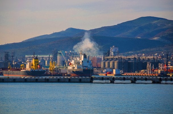 Buques de la flota rusa Mar Negro anclados en el puerto de Novorossiysk