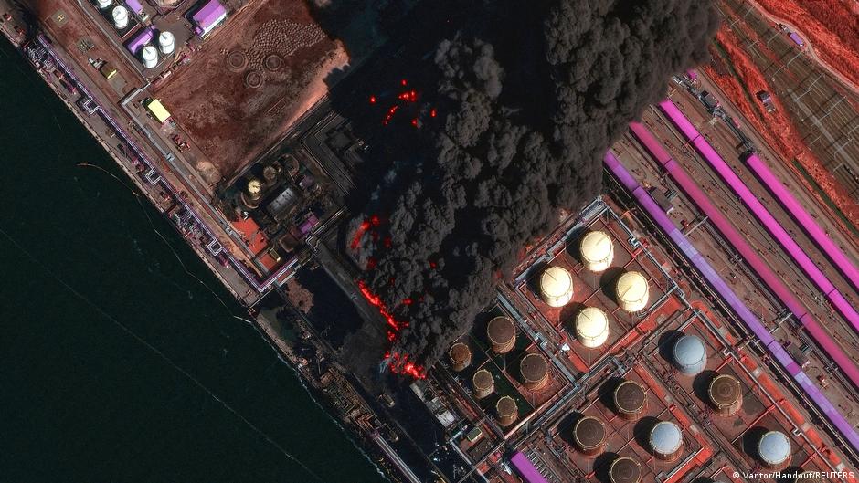 Drones Ucrania Rusia atacan el puerto de Ust-Luga y el almacén de Wildberries en territorio ruso