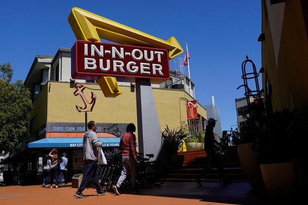 Tiroteo en Estados Unidos deja tres muertos cerca de un restaurante de comida rápida
