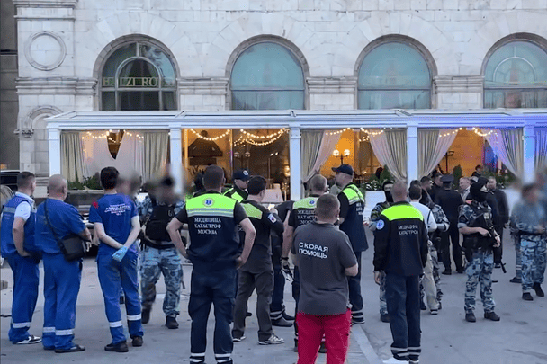 Explosión en Moscú destruye restaurante y deja tres personas muertas entre escombros