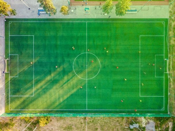 Restos arqueológicos del monasterio medieval Dinamarca hallado bajo un campo de fútbol en el siglo XIII