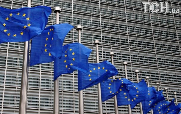 Francia propone restricciones a la compra de armas Ucrania UE con fondos europeos comunitarios