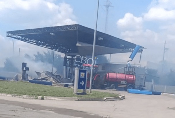 Ataque ruso en Ucrania destruye gasolinera cerca de Kryvyi Rih dejando víctimas civiles