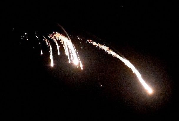 ataque misiles Ucrania lanzado por Rusia con explosiones visibles en territorio ucraniano