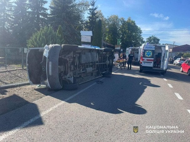 Accidente en Zakarpattia: autobús choca con camión en carretera de la región occidental de Ucrania