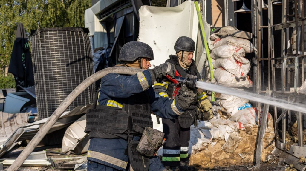 ataque Lozova deja dos heridos y una gasolinera destruida en la ciudad ucraniana