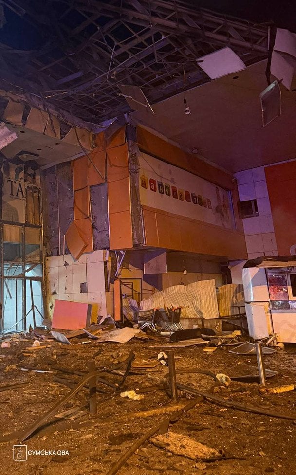 Ataque Sumy: daños en centro comercial tras bombardeo ruso en la ciudad ucraniana