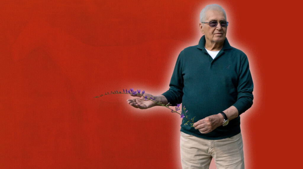 Anatoli Krivolap, pintor ucraniano, celebra sus 80 años rodeado de su obra con caballos y automóviles