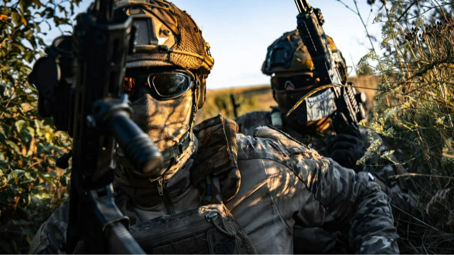 Soldados ucranianos en el frente de guerra Ucrania cerca de Kostiantynivka durante intensos combates