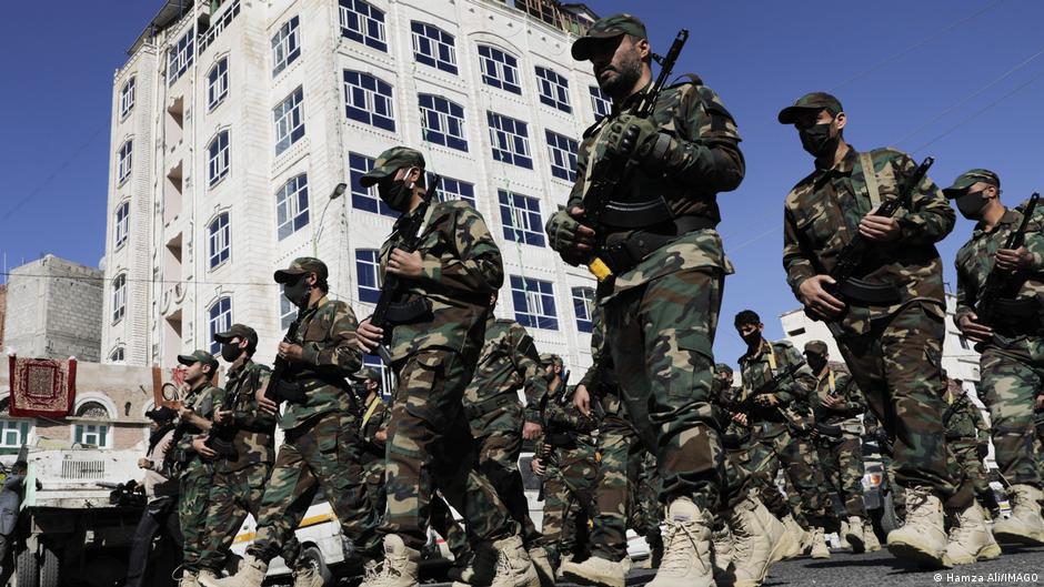 Milicianos hutíes de Yemen en formación militar como nuevo pilar del Eje de la Resistencia iraní