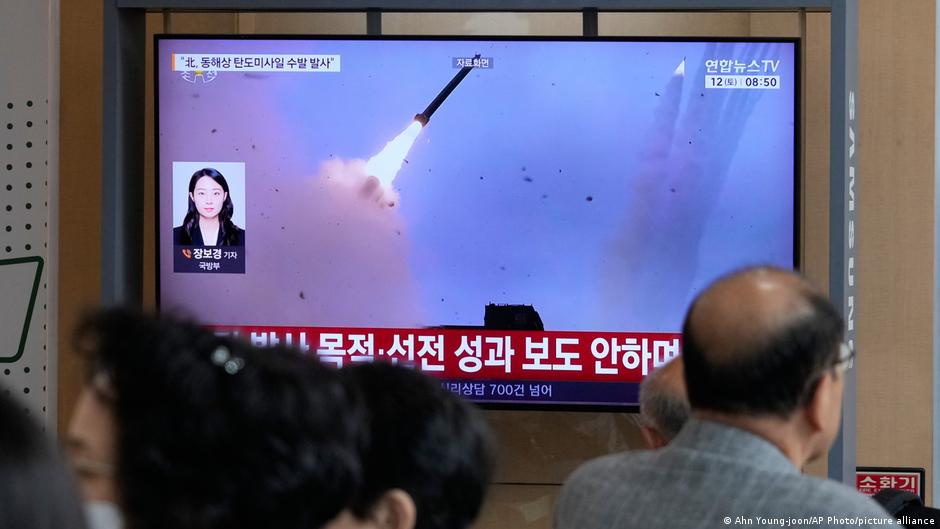 Lanzamiento de misiles Corea del Norte durante prueba de nuevo sistema de armas