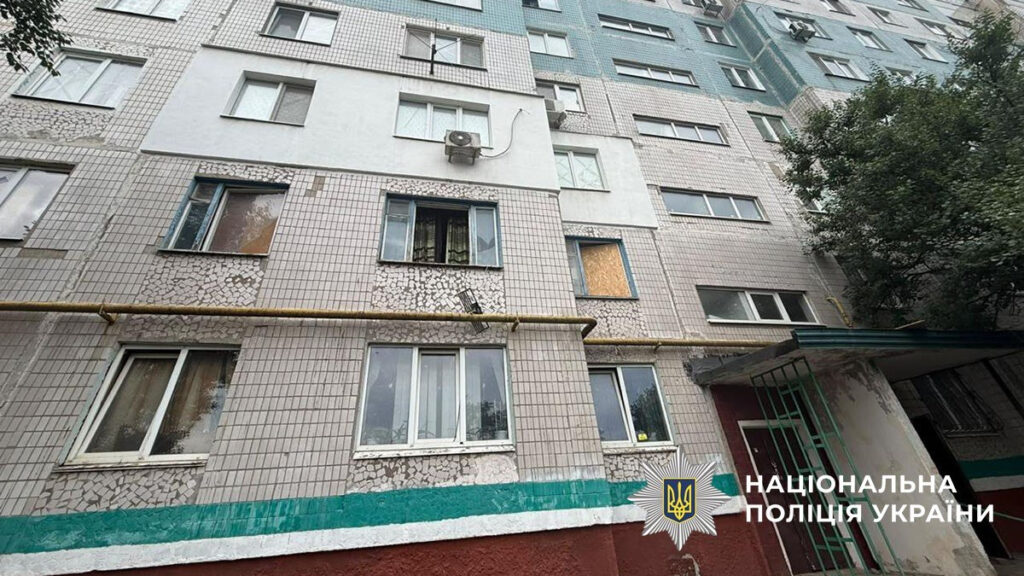 Edificios dañados tras el bombardeo de Kramatorsk con misiles Uragan que dejó nueve heridos