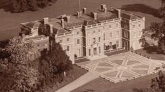 Fachada de Trent Park, la mansión británica usada para el espionaje Segunda Guerra Mundial contra oficiales nazis