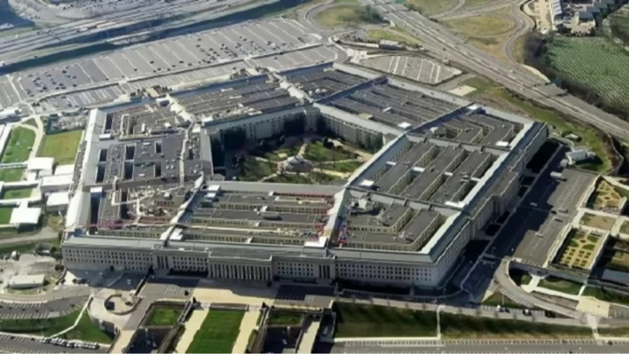 Soldados ucranianos con equipamiento financiado por la ayuda militar Ucrania del Pentágono