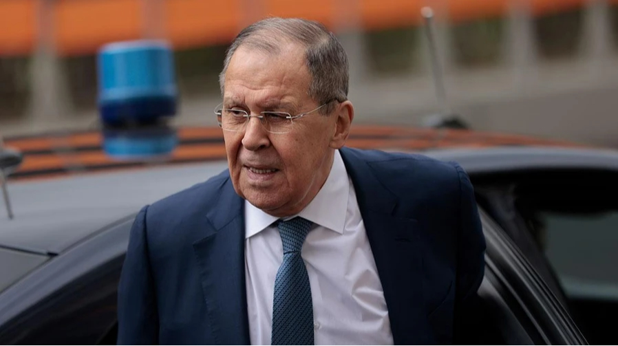 Pasaporte de los Emiratos Árabes Unidos relacionado con familiares de Lavrov y su vínculo con EAU
