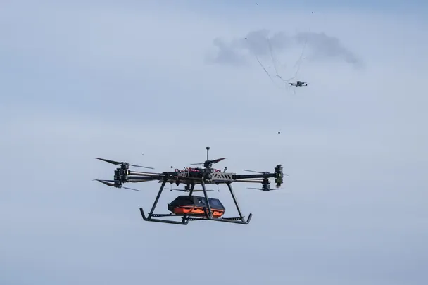 Dron evacuación Ucrania StarGate rescatando heridos en la zona gris del frente de batalla