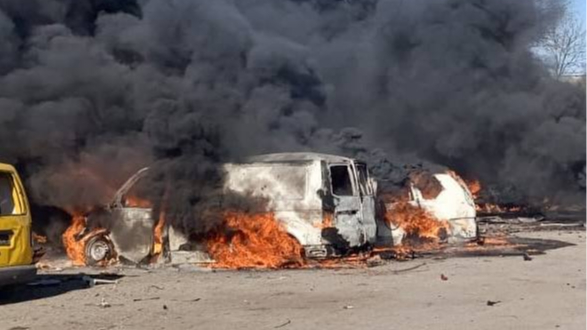 ataque Pavlohrad deja un herido y varios autos incendiados en la ciudad ucraniana