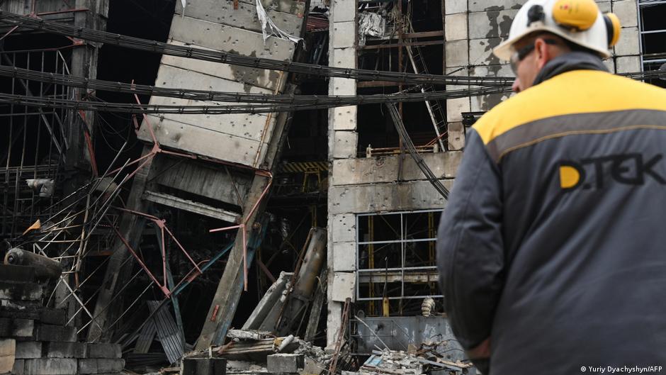Ataque ruso a central eléctrica en Ucrania provoca incendio y paraliza la generación de energía